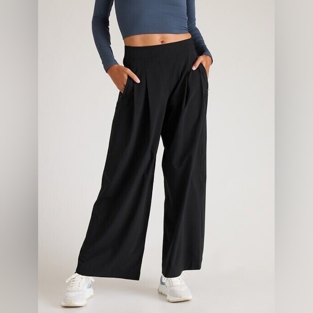 Athleta Brooklyn Heights Pleated Wide Leg Black Pants Sz 22